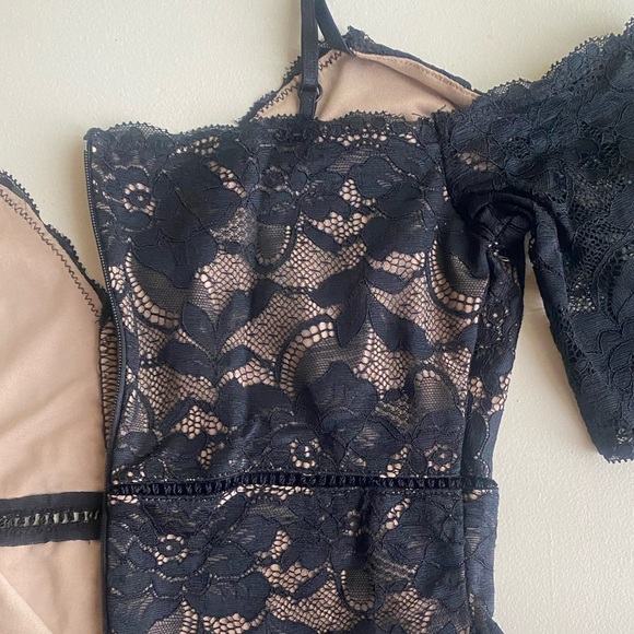 GUESS LACE BODYCON COCKTAIL DRESS - Picture 2 of 6